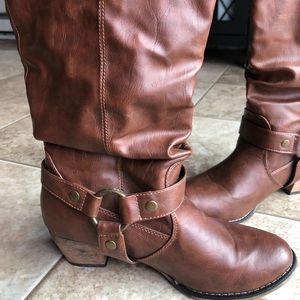 Super Cute Brown Slouchy Cow Girl Style Heeled Boot - Sz 6.5